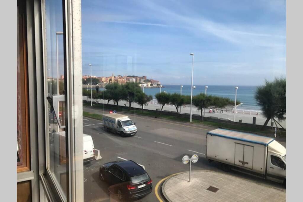 Fantastico Piso En Primera Linea De Playa Gijón Eksteriør billede